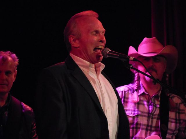 Dave Alive - Phil - RESIZE