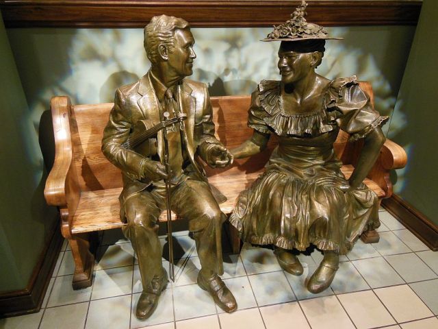 Roy and Minnie close - RESIZE