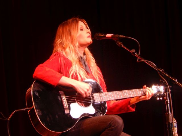 Elizabeth Cook