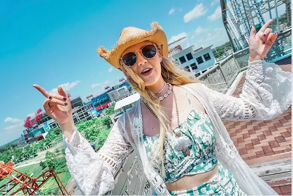 Kendra &amp; the Bunnies